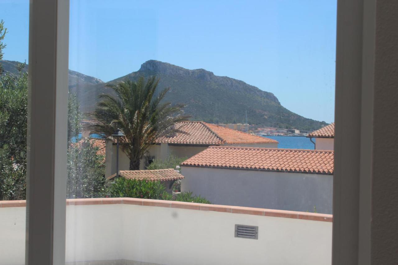 Bona Ciurrata Hotel Golfo Aranci Kültér fotó